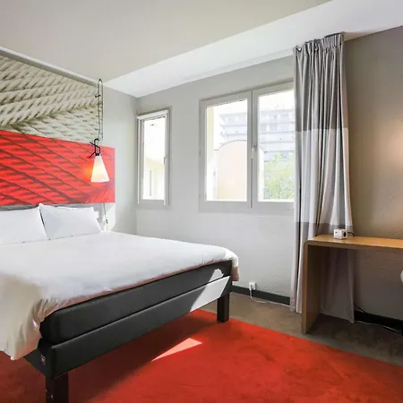 Hotel Ibis Etienne - La Terrasse Saint-Priest-en-Jarez