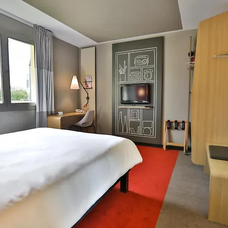 Ibis étienne - La Terrasse Hotel 3*