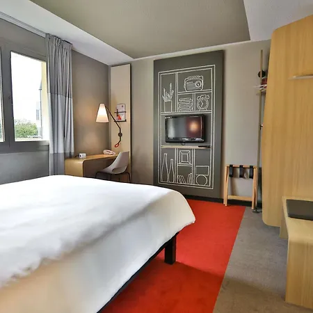 Hotel Ibis Etienne - La Terrasse Saint-Priest-en-Jarez