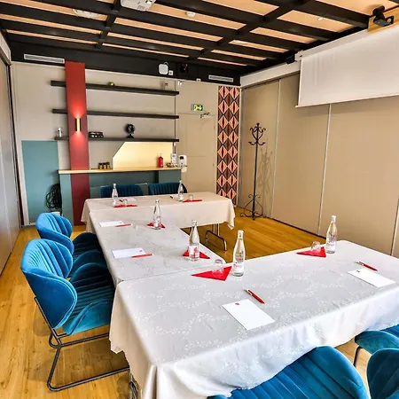 Hotel Ibis étienne - La Terrasse 3*