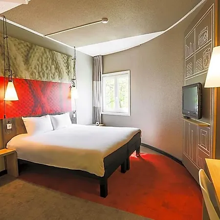 Ibis étienne - La Terrasse Hotel 3*