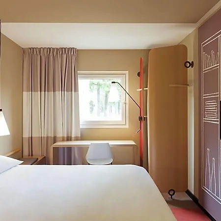 Ibis étienne - La Terrasse Hotel 3*