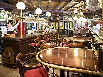 ホテル Ibis Etienne - La Terrasse Saint-Priest-en-Jarez
